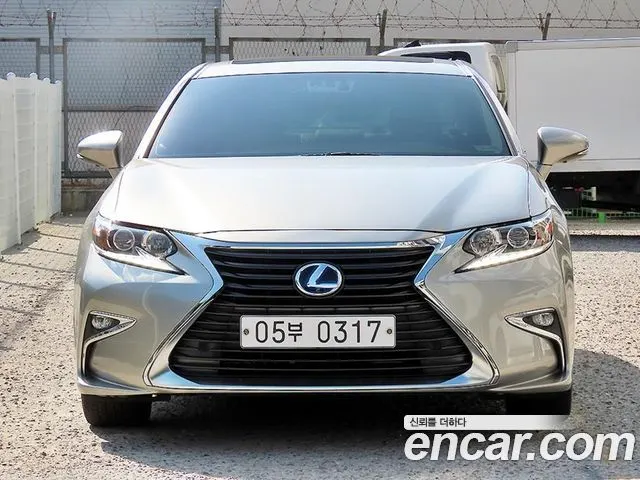 LEXUS ES300H — из Кореи под ключ