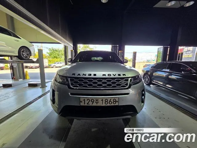 LAND ROVER RANGE ROVER EVOQUE 2020 — 120 677 км, серебристый, Корея — под ключ — фото 1