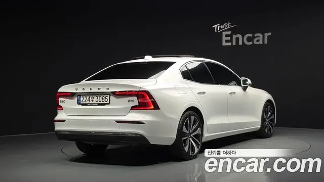 VOLVO S60 — из Кореи под ключ
