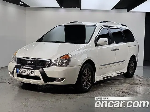 KIA CARNIVAL R 2013