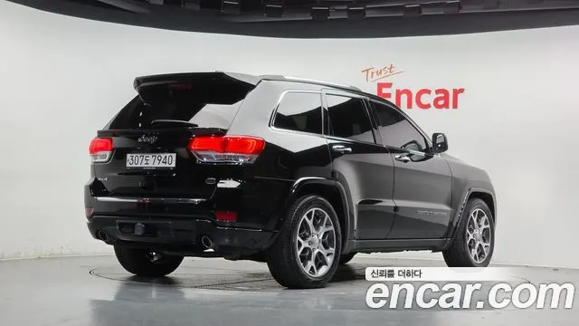 JEEP GRAND CHEROKEE 2019