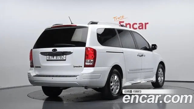 KIA CARNIVAL R 2012