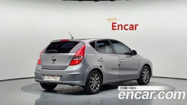 HYUNDAI I30 2011