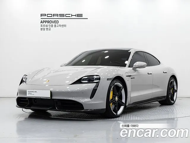 PORSCHE TAYCAN 2024