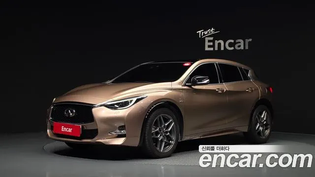 INFINITI Q30 2018