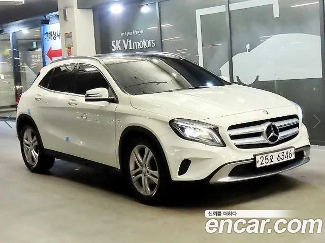 MERCEDES-BENZ GLA-CLASS X156 2015