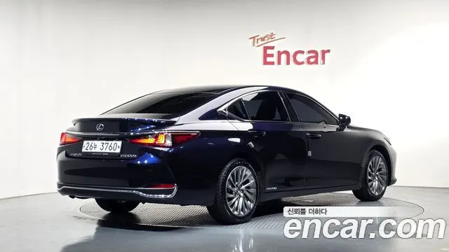 LEXUS ES300H 2019