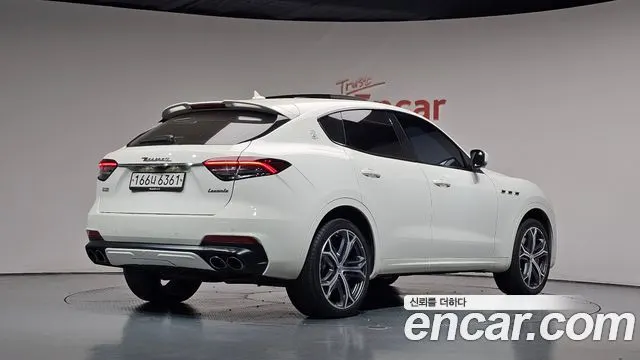 MASERATI LEVANTE 2020