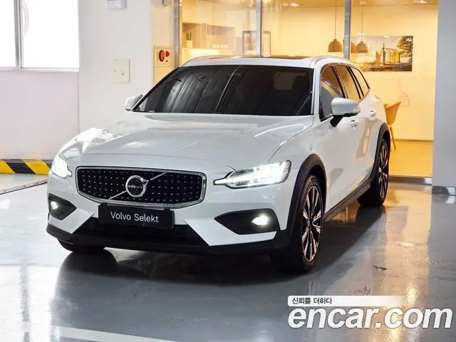 VOLVO V60 CROSS COUNTRY 2025