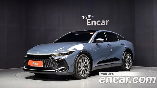 TOYOTA CROWN CROSSOVER 2025