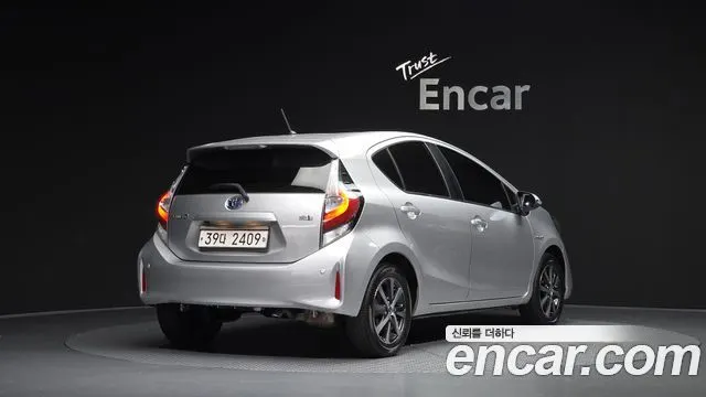 TOYOTA PRIUS C 2018