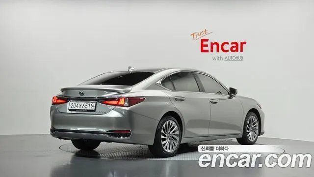 LEXUS ES300H 2023
