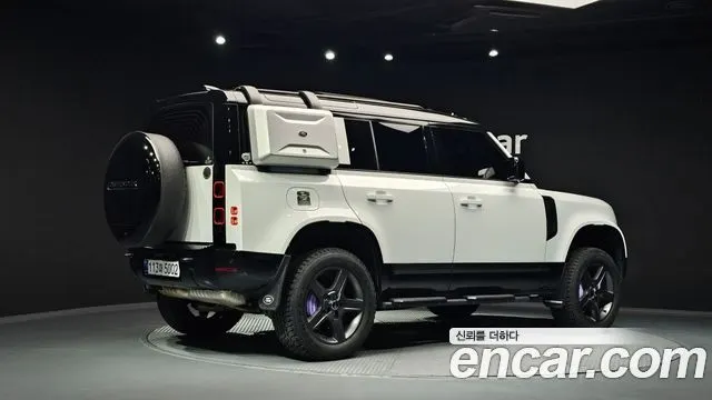 LAND ROVER DEFENDER 2025