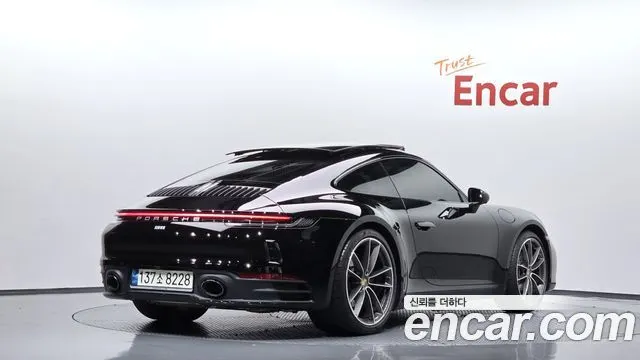 PORSCHE 911 2021