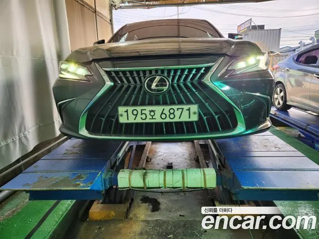 LEXUS ES300H — из Кореи под ключ