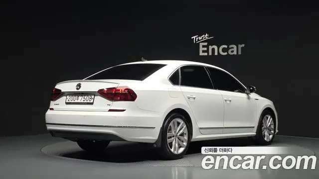 VOLKSWAGEN PASSAT 2018