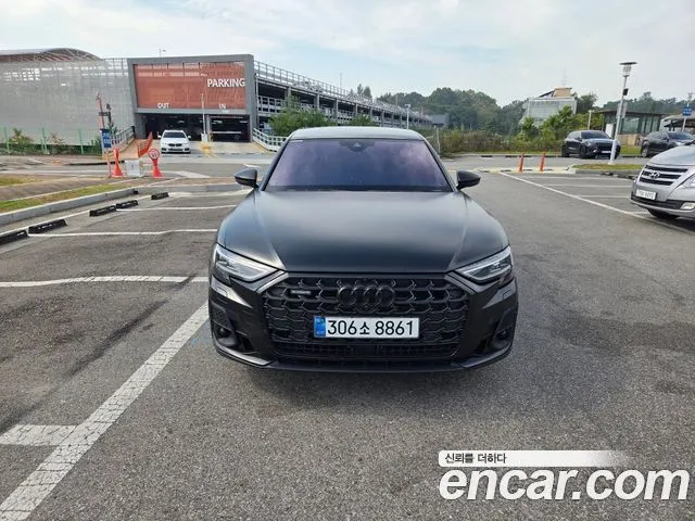 AUDI A8 2023
