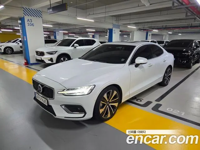VOLVO S60 2024