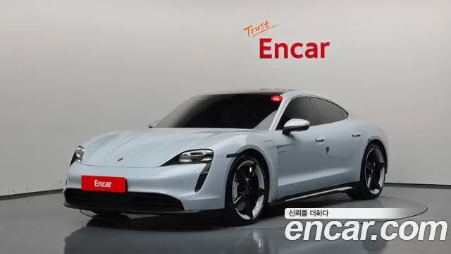 PORSCHE TAYCAN 2021