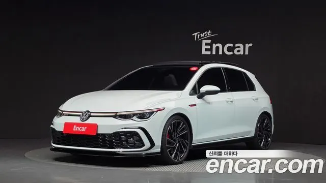 VOLKSWAGEN GOLF 2023