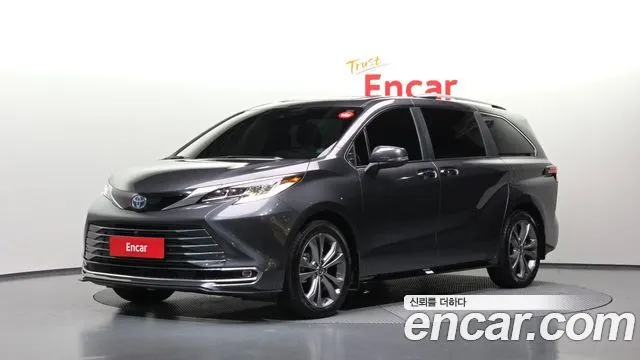TOYOTA SIENNA 2025
