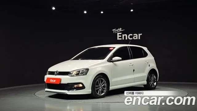 VOLKSWAGEN POLO 2016