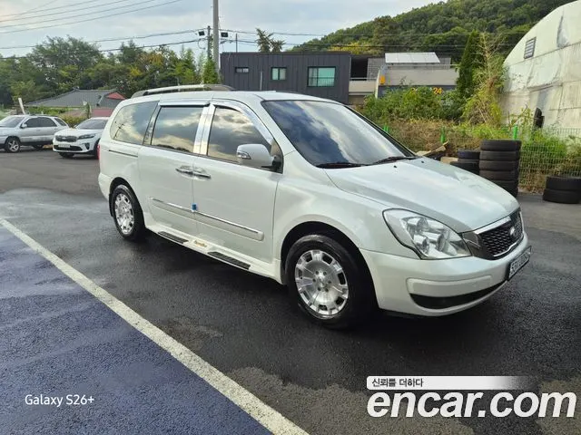 KIA CARNIVAL R 2013