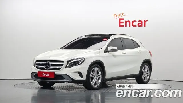 MERCEDES-BENZ GLA-CLASS X156 2016