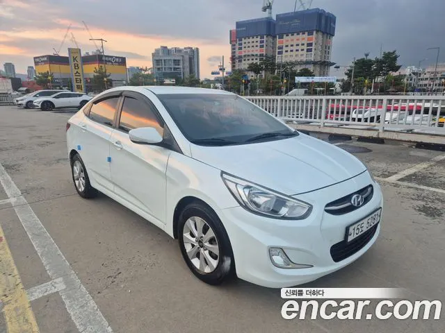 HYUNDAI ACCENT 2015
