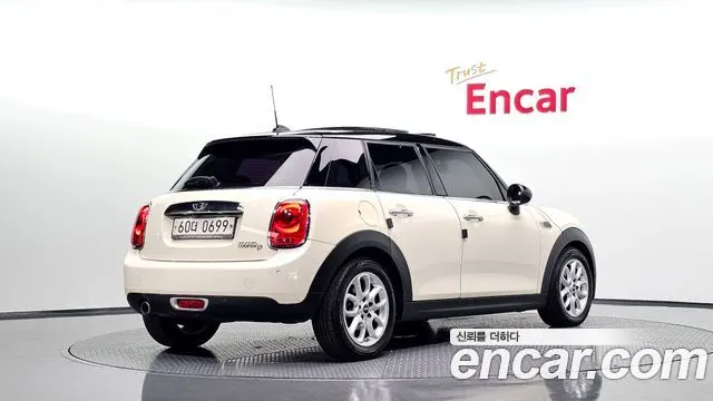 MINI COOPER D 2016