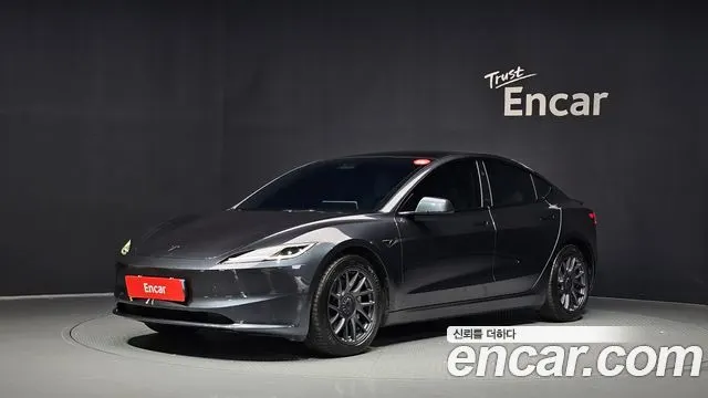 TESLA MODEL 3 2025