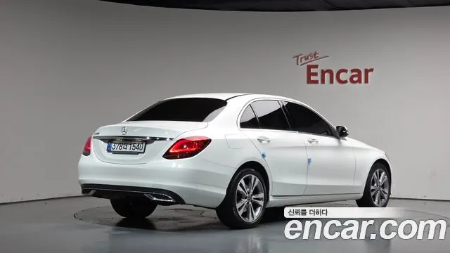 MERCEDES-BENZ C-CLASS W205 2020