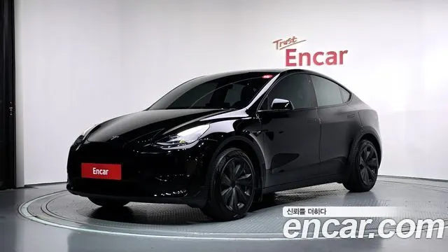TESLA MODEL Y 2024