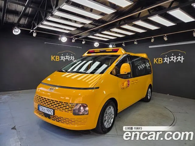 HYUNDAI STARIA 2022
