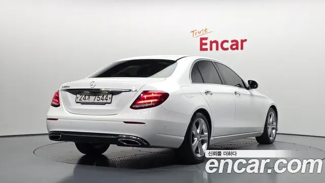MERCEDES-BENZ E-CLASS W213 2017