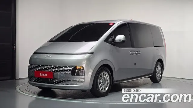 HYUNDAI STARIA 2025