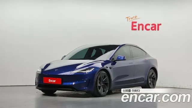 TESLA MODEL 3 2024