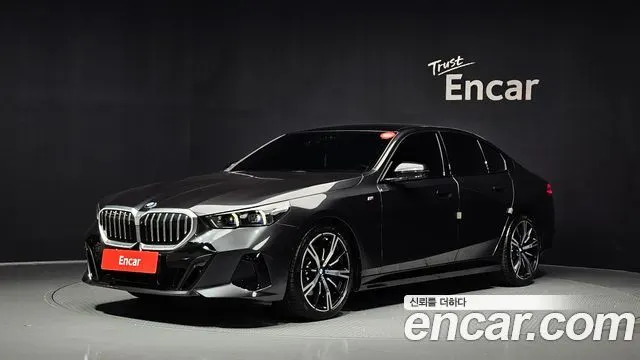 BMW 5 SERIES 2025