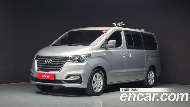 HYUNDAI GRAND STAREX 2018