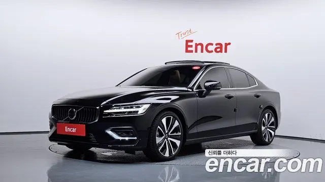 VOLVO S60 2023
