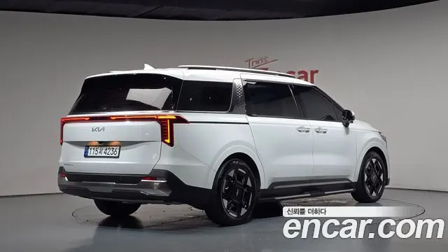 KIA CARNIVAL 2025