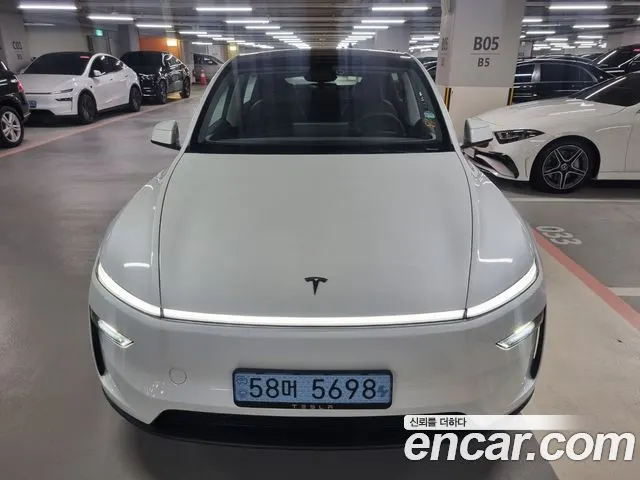 TESLA MODEL Y 2025