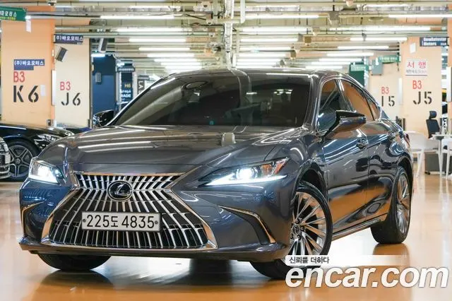 LEXUS ES300H — из Кореи под ключ
