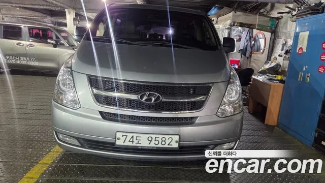 HYUNDAI GRAND STAREX 2016