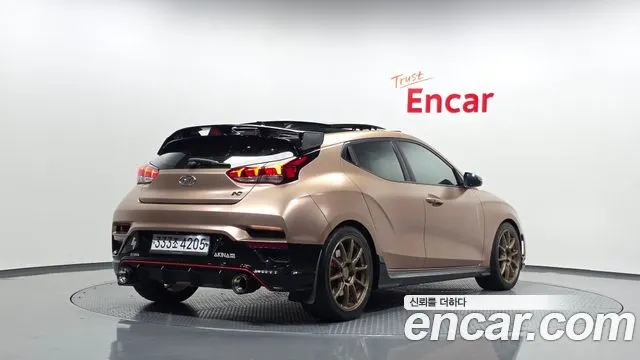HYUNDAI VELOSTER — из Кореи под ключ