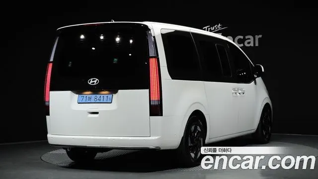 HYUNDAI STARIA — из Кореи под ключ