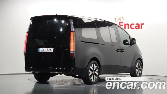 HYUNDAI STARIA — из Кореи под ключ