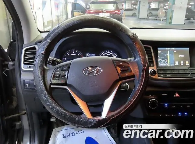 HYUNDAI TUCSON 2016 — 229 469 км, серебристо-серый, Корея — под ключ — фото 8