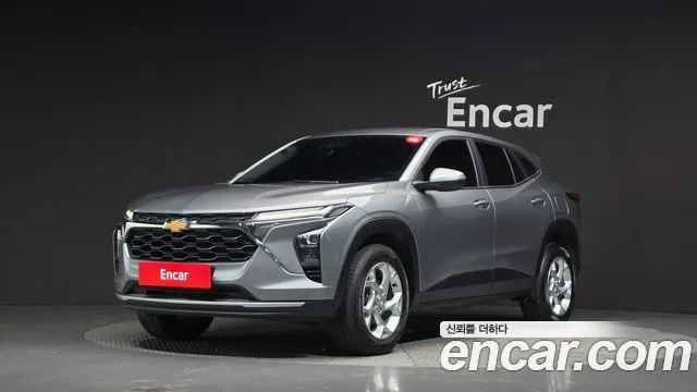CHEVROLET TRAX CROSSOVER 2024 — 26 523 км, серебристый, Корея — под ключ — фото 1