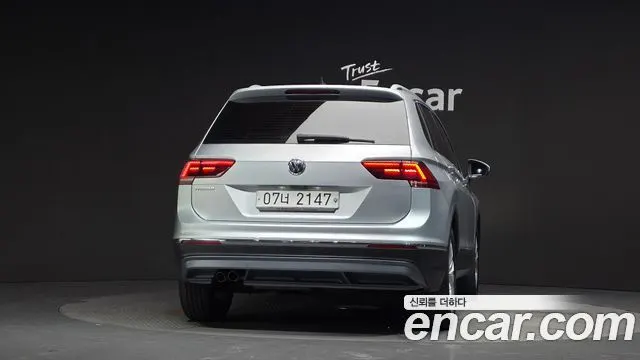 VOLKSWAGEN TIGUAN 2018 — 205 549 км, серебристый, Корея — под ключ — фото 4
